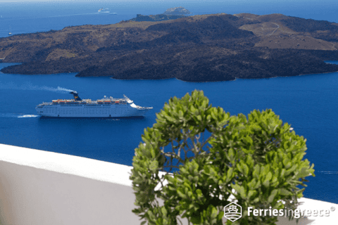 Ferries in Greece - Santorini