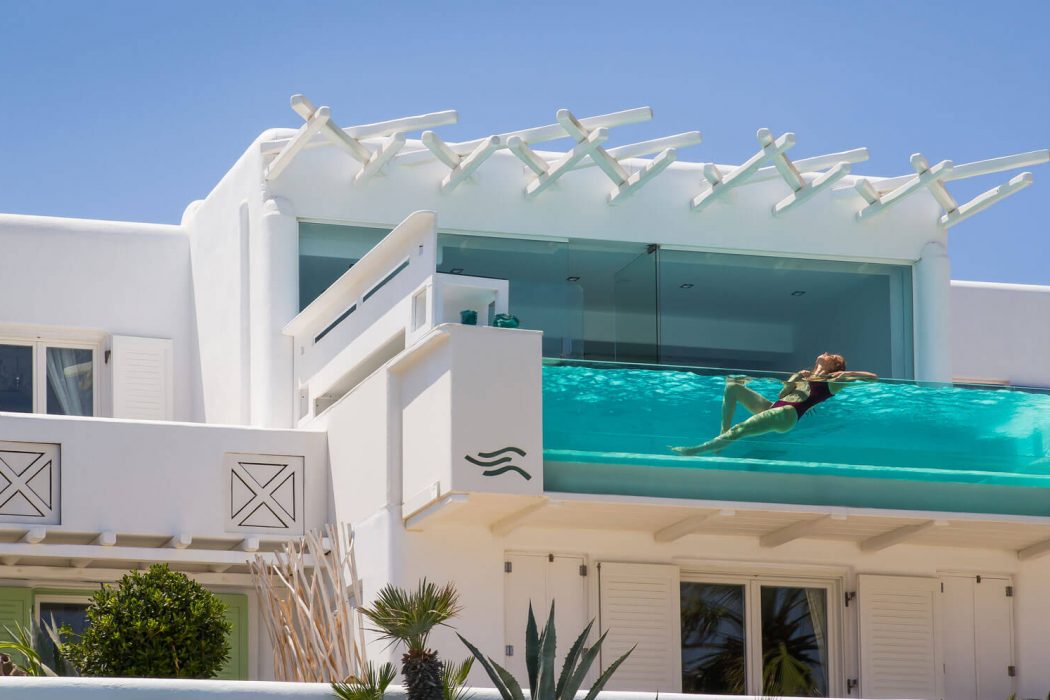 SIGNATURE-SUITE-130-SEA-VIEW-WITH-PRIVATE-GLASS-POOL_2