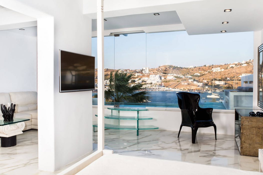 SIGNATURE-SUITE-130-SEA-VIEW-WITH-PRIVATE-GLASS-POOL_8