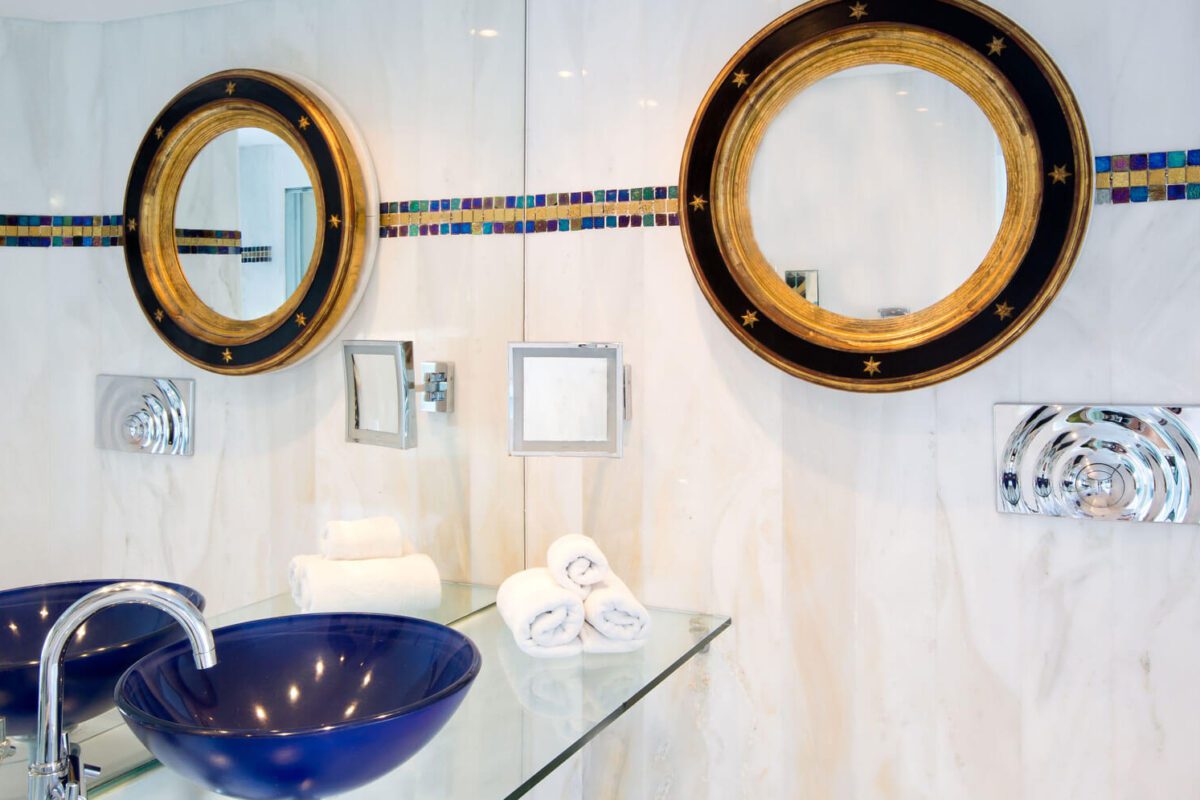 VILLA-NOAH’S-WATERFRONT-WITH-PRIVATE-POOL-&-PRIVATE-BEACH_13