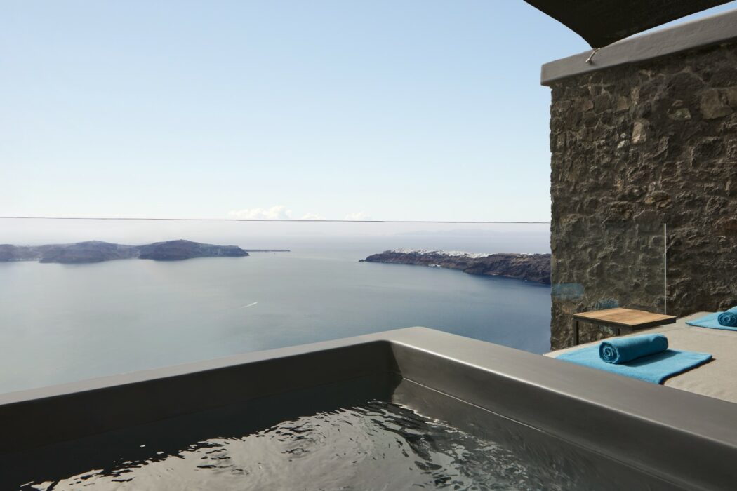 kivotos-villa-santorini-1-header