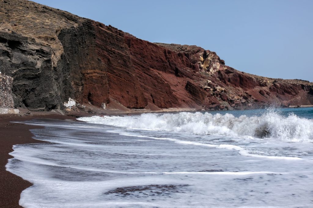 Santoirini red beach