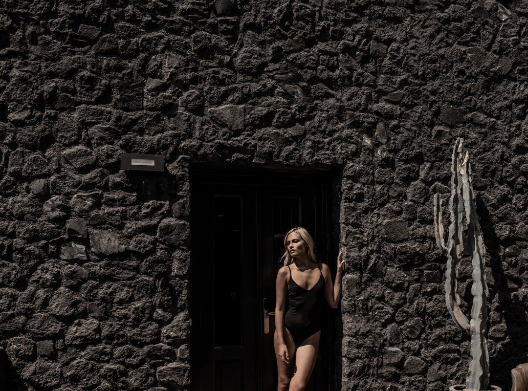 cave-3bedroom-santorini-1