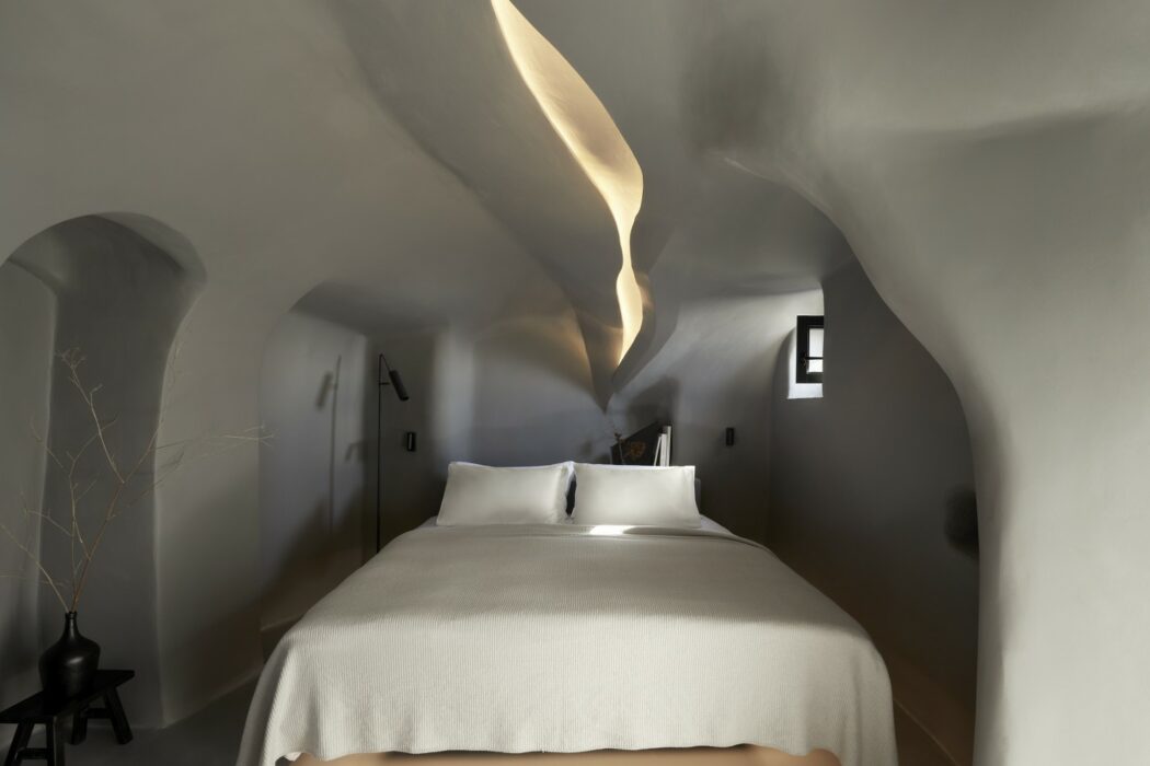 mystic-suite-santorini-3